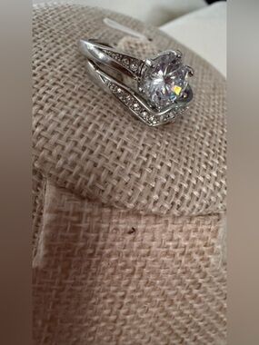Classic Solitaire Silver tone  Ring with Clear Crystal chevron band
